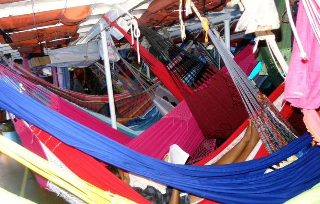 Amazonas Belem: Deck mit Hängematten