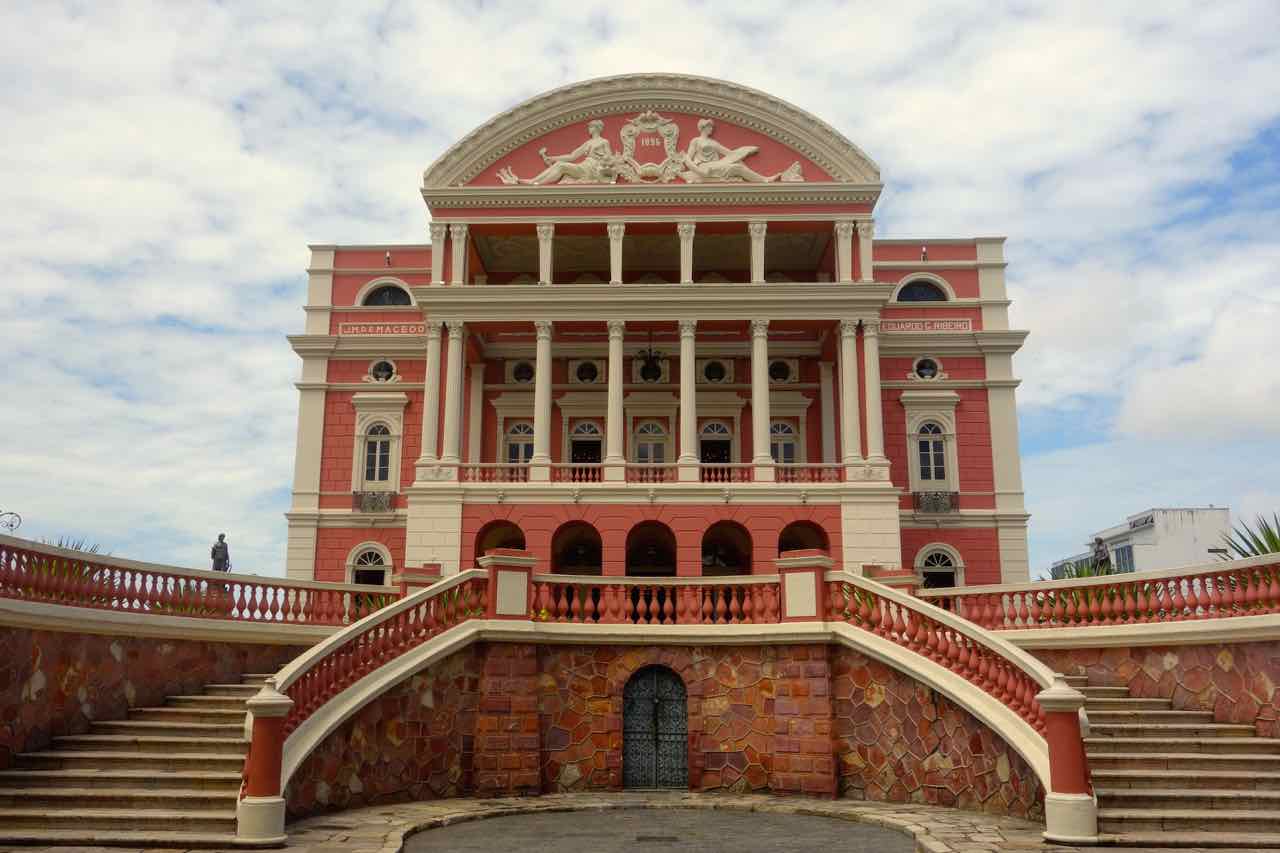 Brasilien, Manaus Opernhaus von vorne