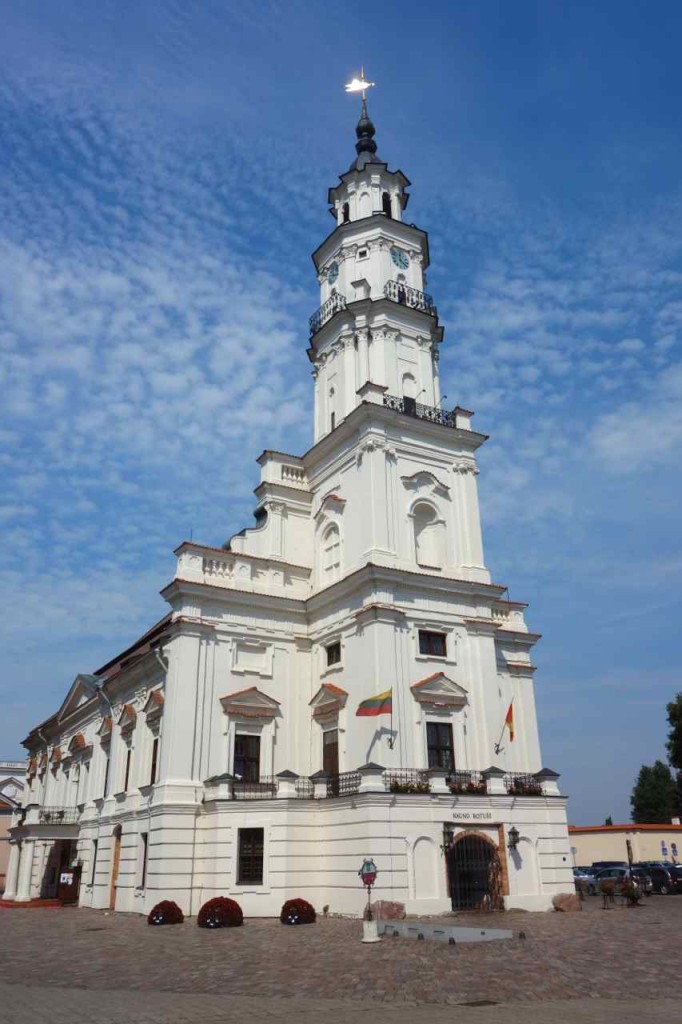 Litauen, Kaunas: Das Rathaus heißt im Volksmund "Weißer Schwan"