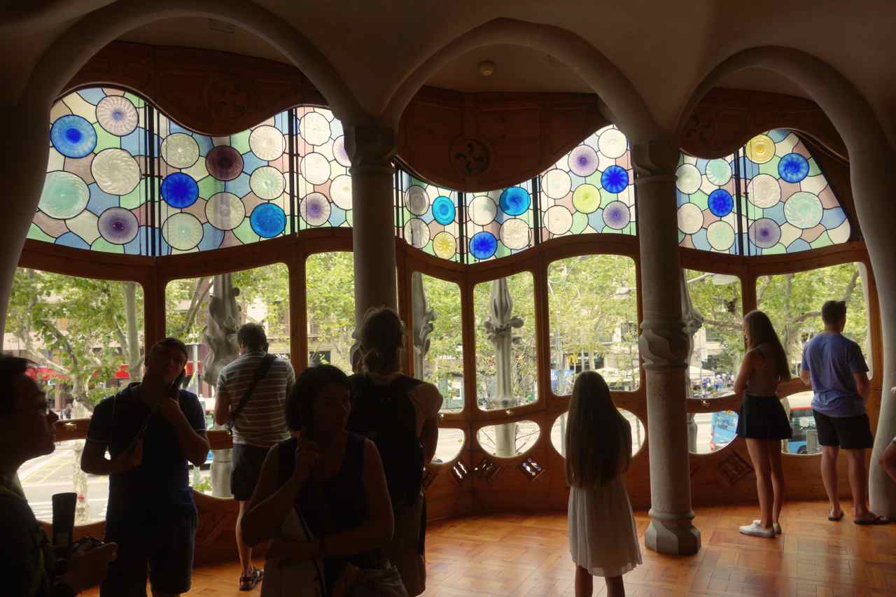 Die Casa Batllo In Barcelona Von Antoni Gaudi Peterstravel