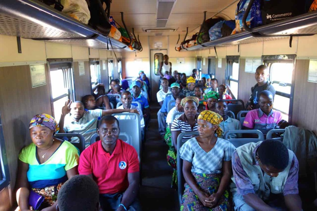 Mosambik, Zugfahrt Cuamba - Nampula, Zweite Klasse