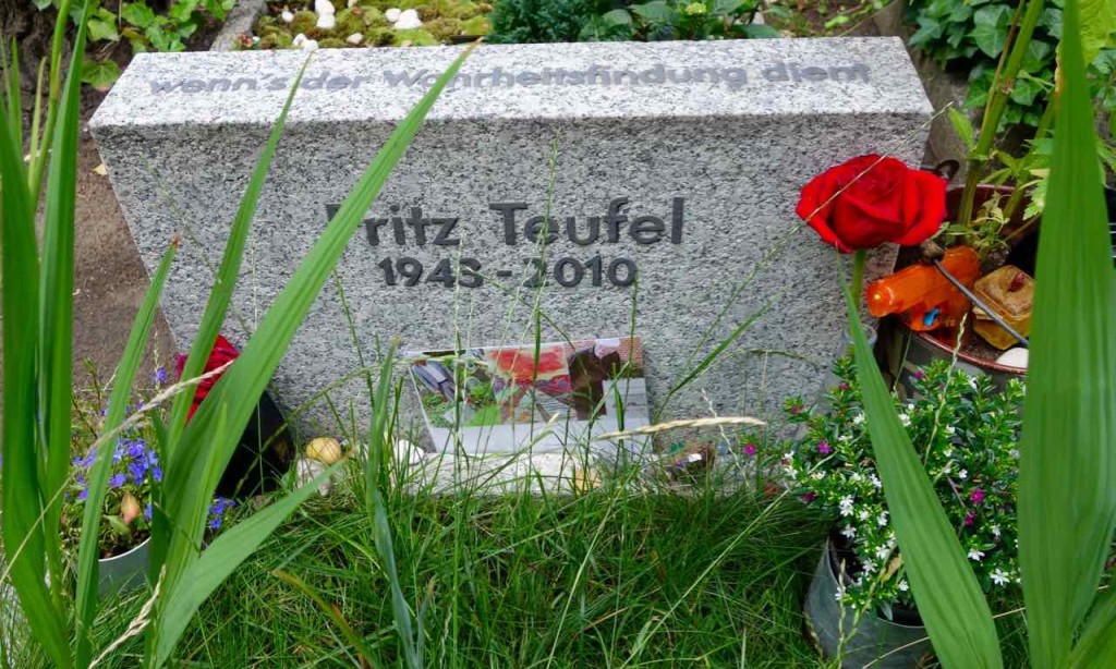 Dorotheenstädtischer Friedhof in Berlin. Grab von Fritz Teufel (1943 - 2010)