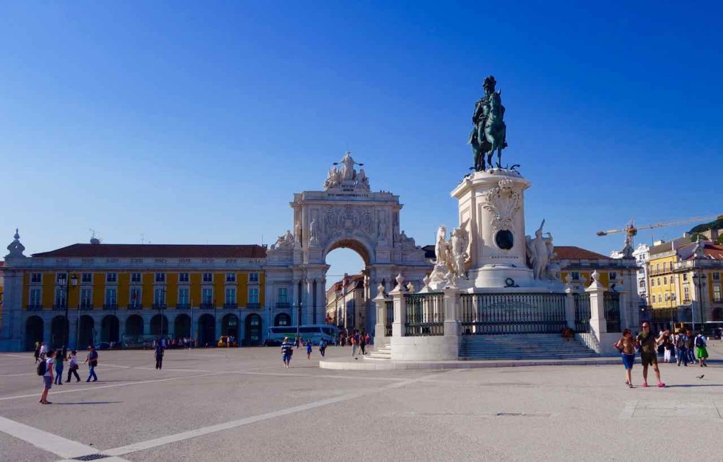 Lissabon Tipps: Praça do Comércio mit Reiterstandbild