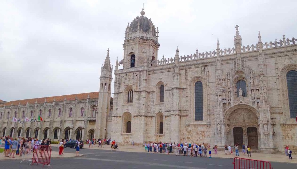 Lissabon Tipps: Das Weltkulturerbe Mosteiro dos Jerónimos (Hieronymuskloster) gehört zu den Top Sehenswürdigkeiten von Lissabon