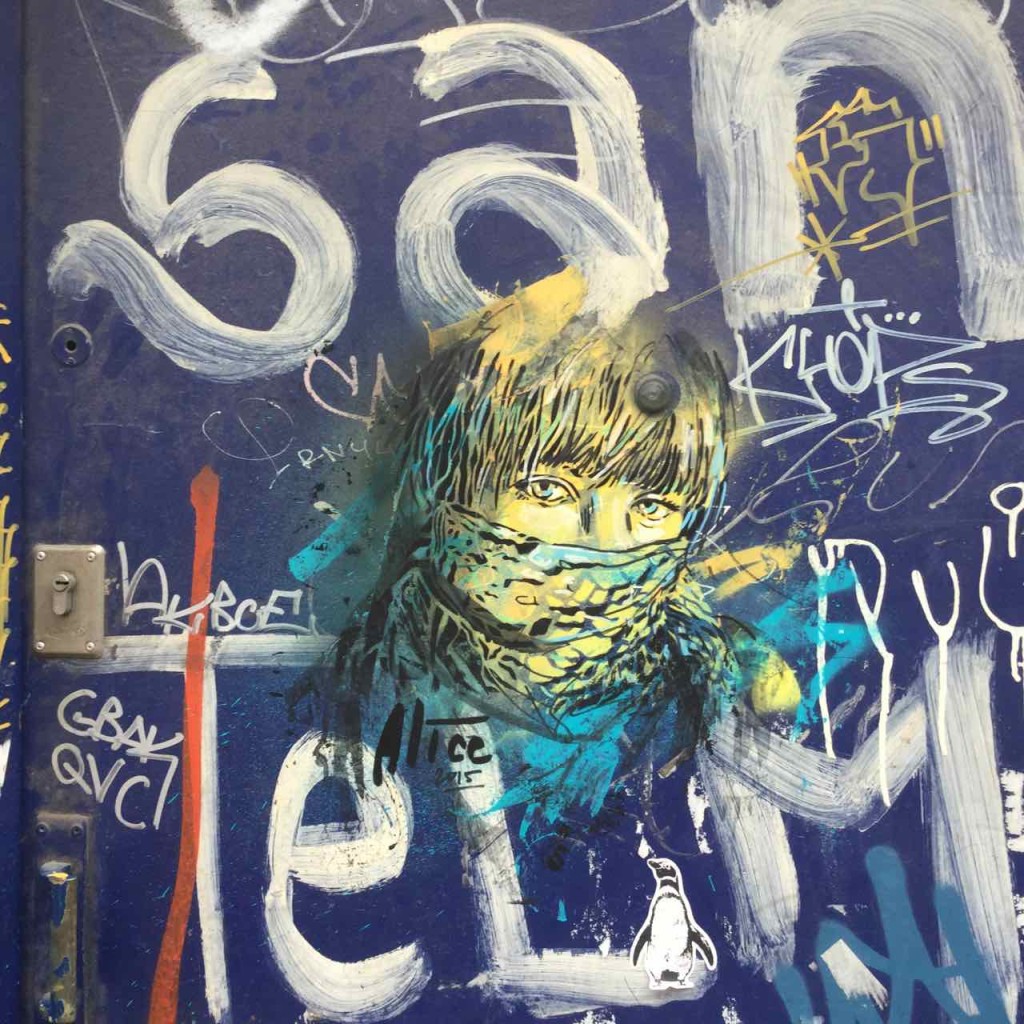 Buenos Aires Street Art, Artist: Alice (Italien), Auf einer Tür in San Telmo