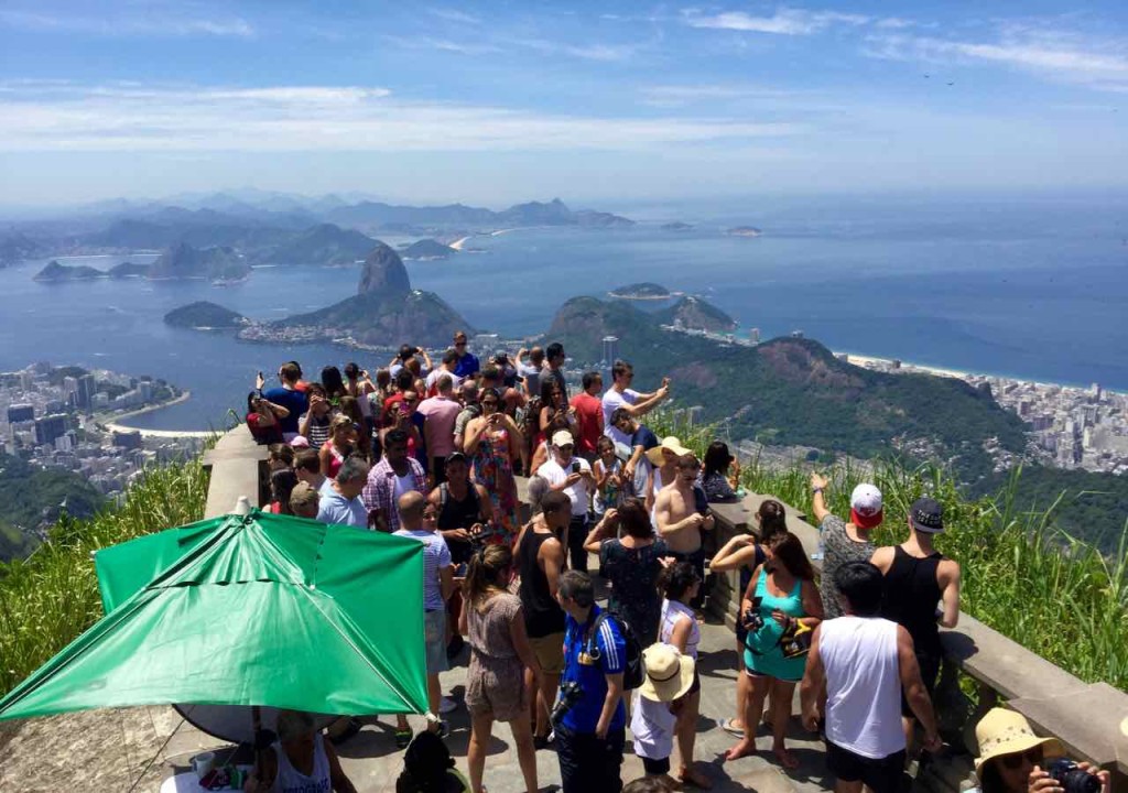 Christo Redentor Rio de Janeiro, Aussichtsplattform mit Besuchern, Brasilien, iPod-Foto