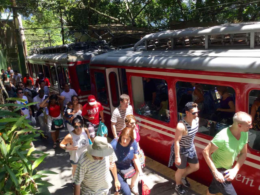 Christo Redentor Rio de Janeiro, Zahnradbahn mit Besuchern, Brasilien, iPod-Foto