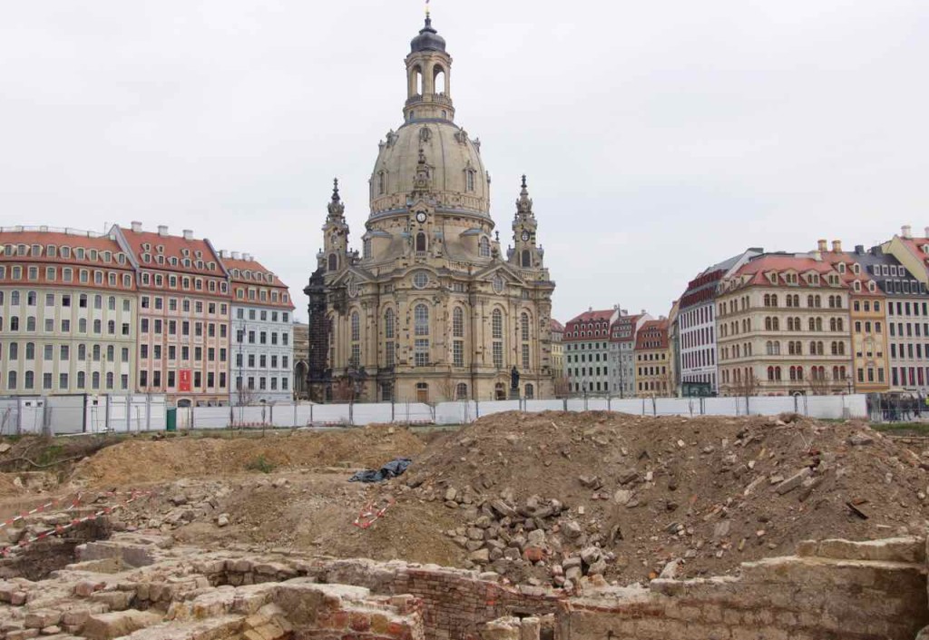 Dresden Sehenswürdigkeiten, Kellergewölbe am Neumarkt, Freie Sicht auf die Frauenkirche