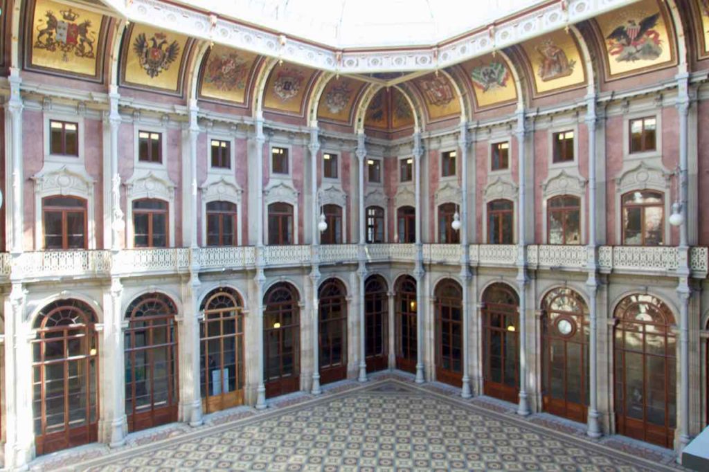 Porto Sehenswürdigkeiten: Palacio da Bolsa, Halle der Nationen ©PetersTravel