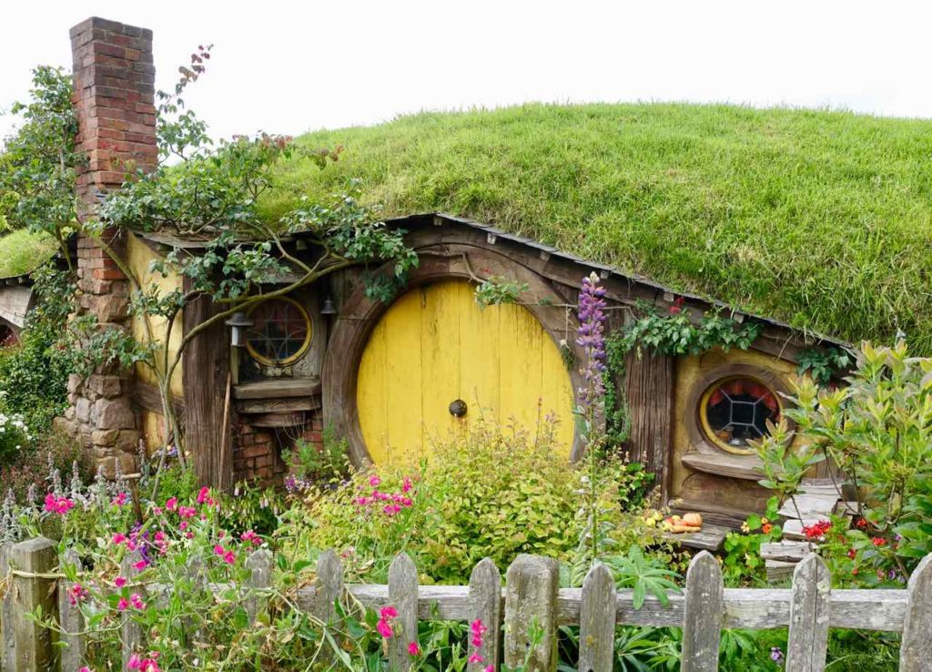 Hobbingen / Hobbiton Bilbos Haus mit Gelber Tür @PetersTravel
