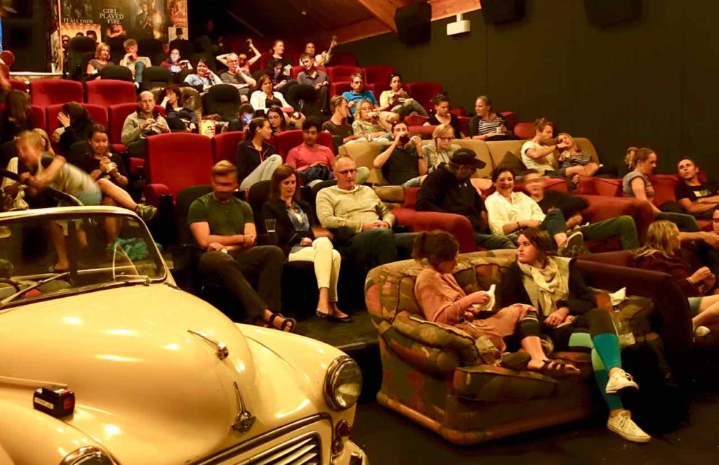 Wanaka Tipps zu Sehenswürdigkeiten: Kino Paradiso innen Neuseeland ©PetersTravel