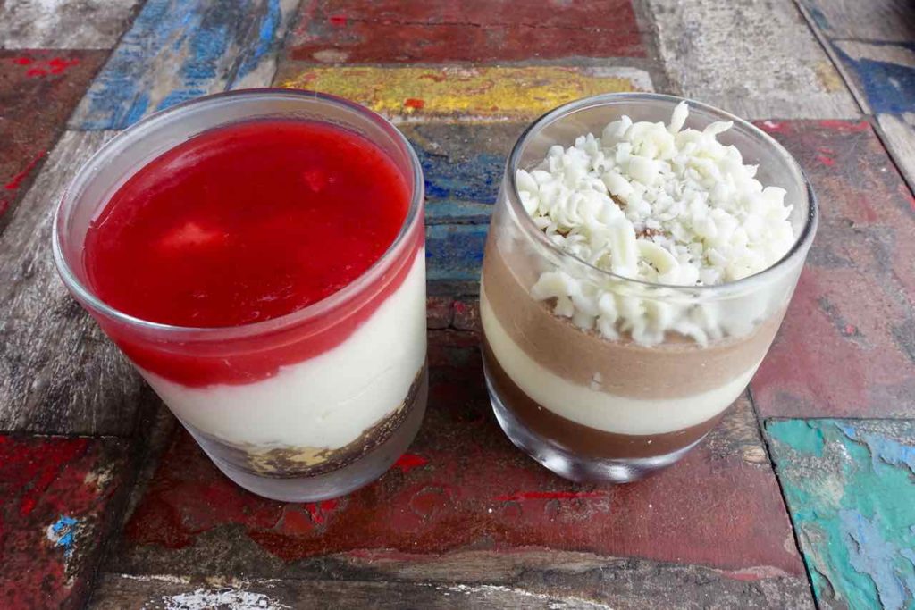 Gili Air Tipps: Sunrise Restaurant: Strawberry Cheesecake & Triple Chocolate ©PetersTravel