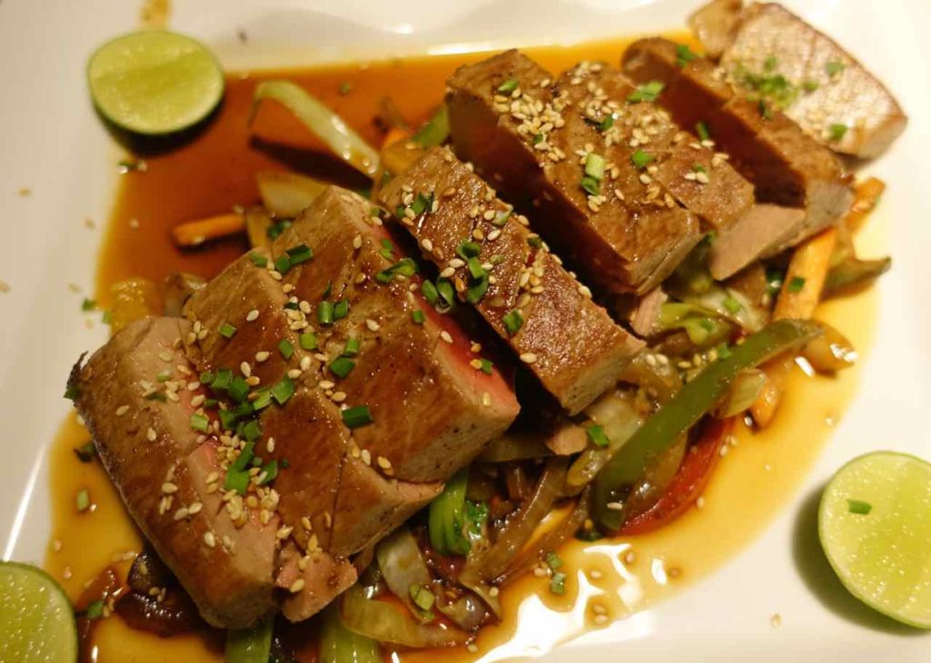 Gili Air Tipps: Tataki Tuna im Sunrise Restaurant für 85.000 IDR (6€!) ©PetersTravel