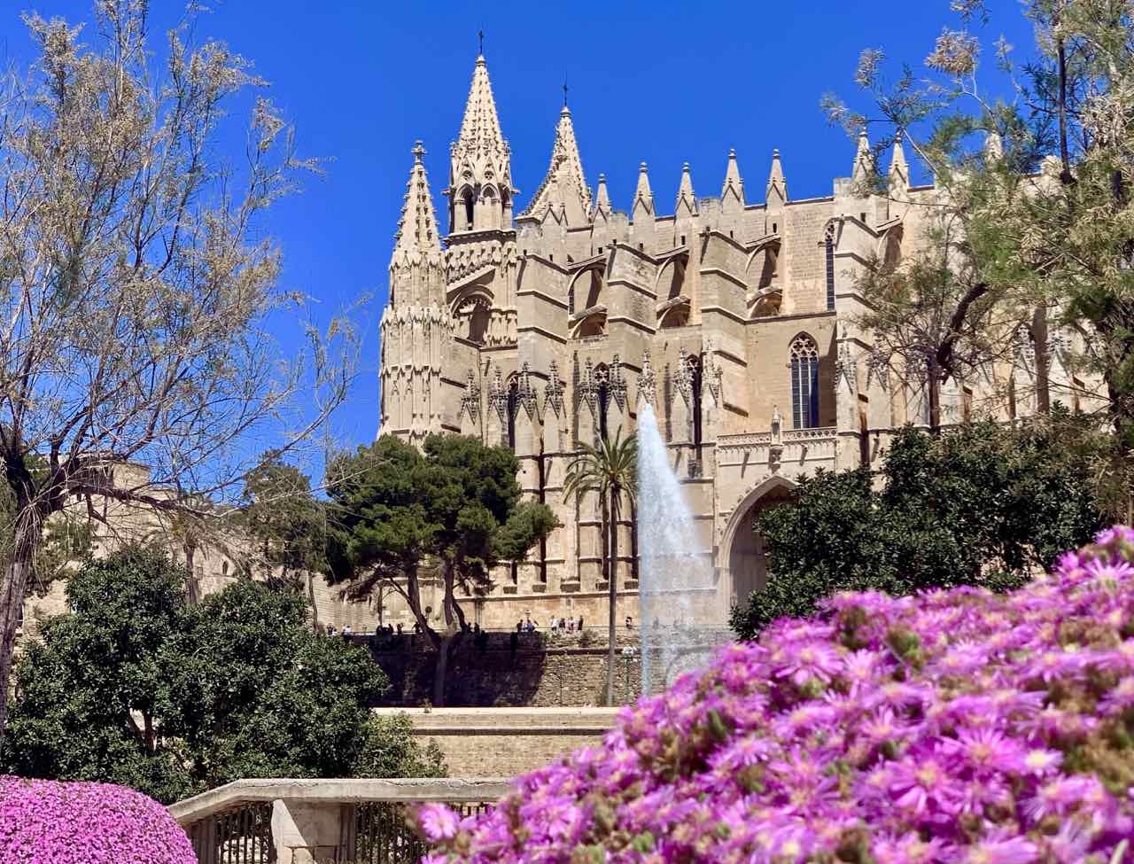 Palma de Mallorca: Kathedrale La Seu Anfang Mai Copyright Peter Pohle PetersTravel