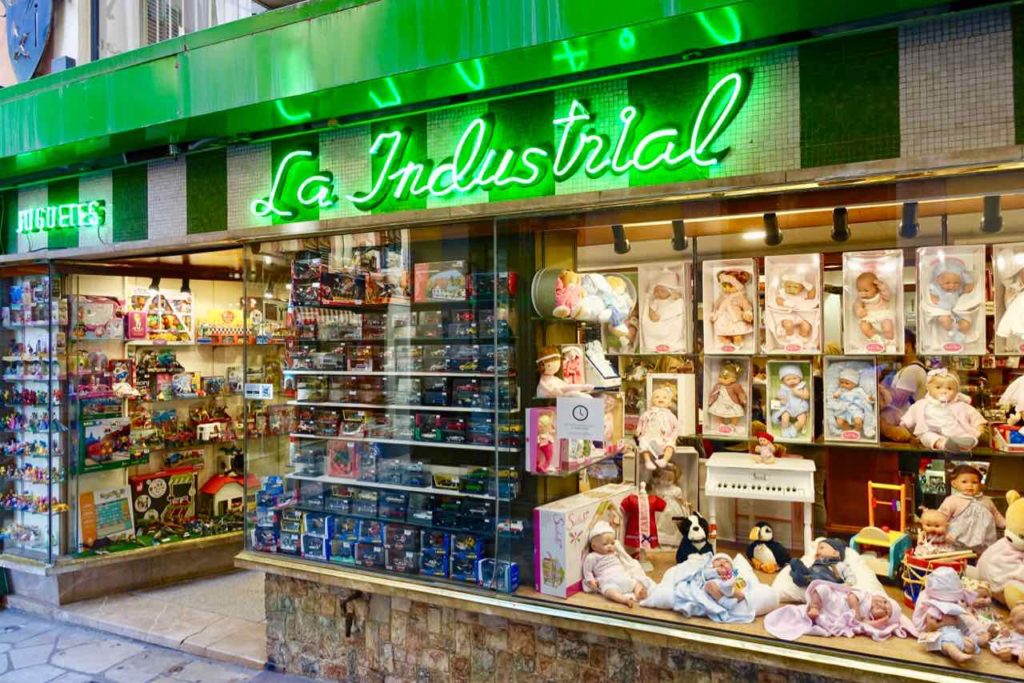 Traditionsgeschäfte in Palma: Schaufenster vom Spielwarenladen La Industrial