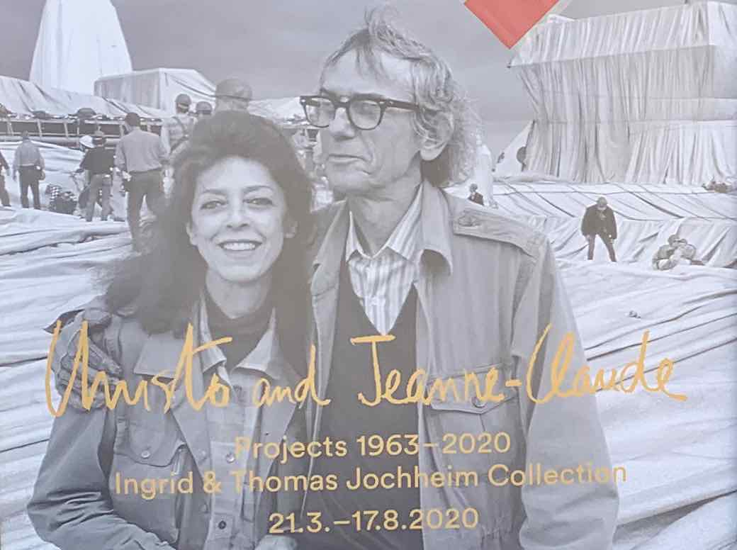 Plakat: Christo und Jeanne Claude während der Installation des Verhüllten Reichstages, Berlin 1995