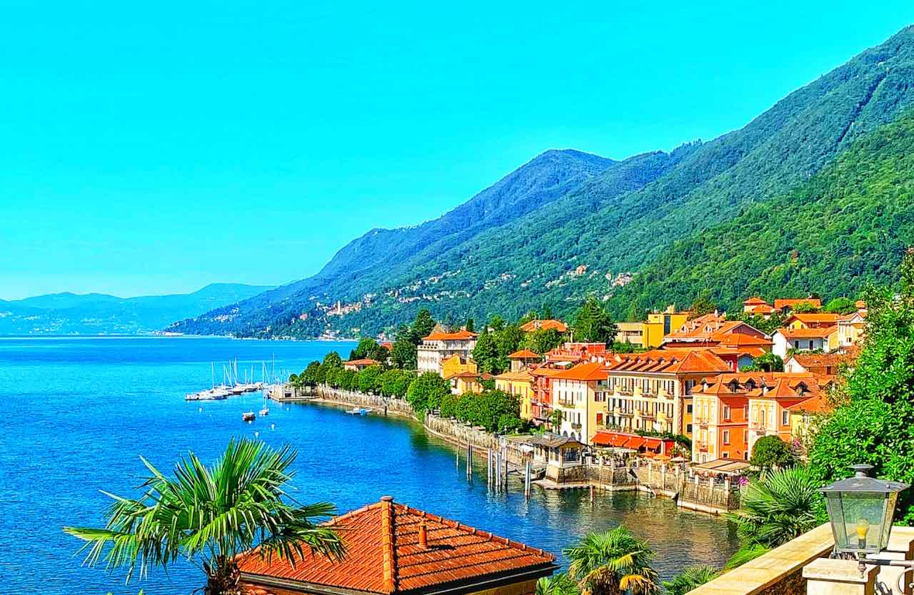Blick auf Cannero Riviera am Lago Maggiore