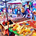 Indiomarkt in den Straßen von Otavalo Foto PetersTravel Peter Pohle