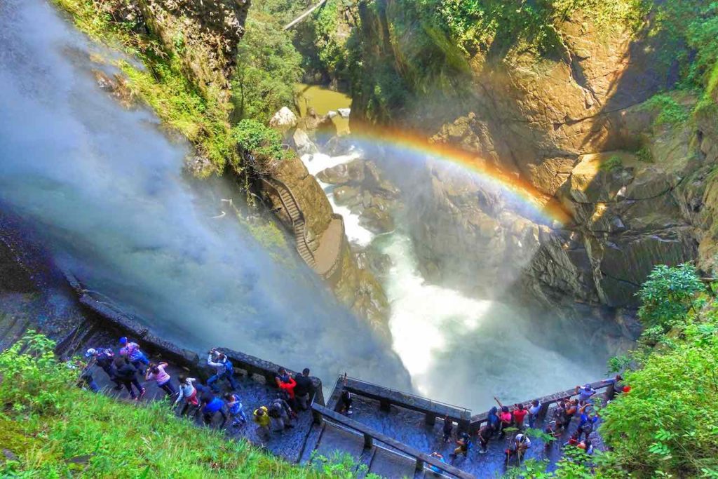 Wasserfall Pailón del Diablo bei Baños in Ecuador