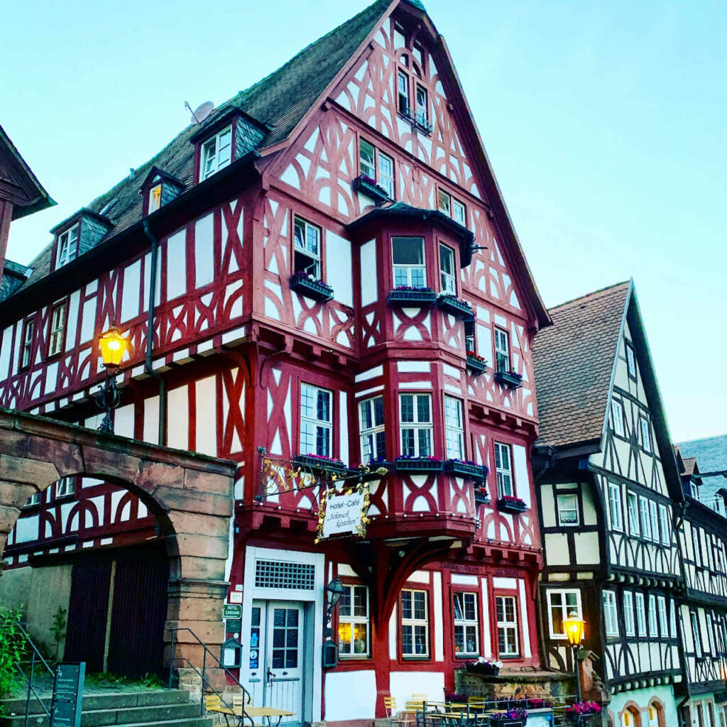 Churfranken: Hotel Zum Schmuckkästchen in Miltenberg