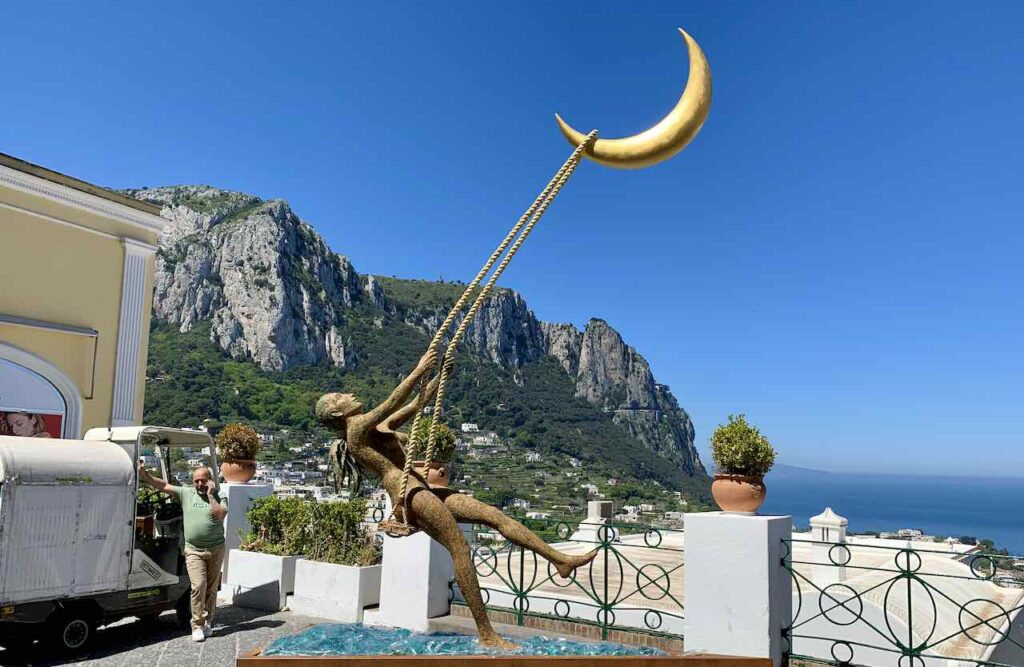 Statue von Giacinto Bosco in Capri-Stadt