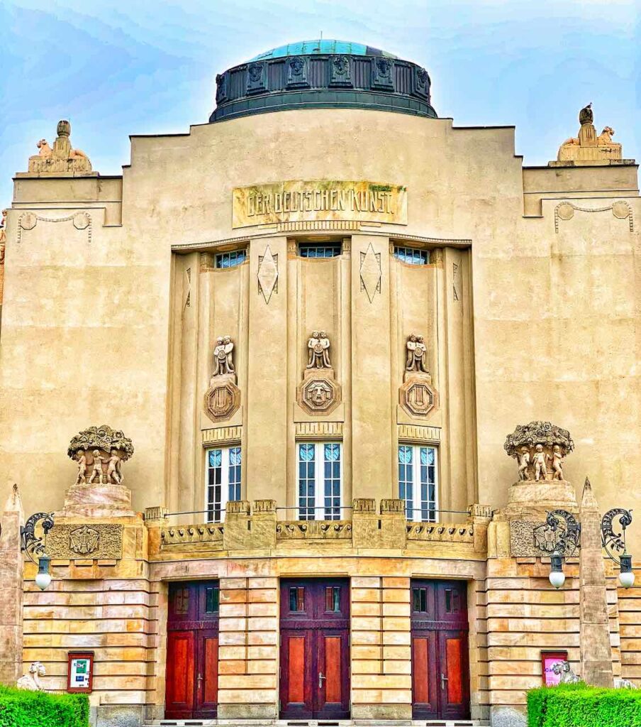 Das 1908 im Jugendstil erbaute Staatstheater Cottbus © PetersTravel Peter Pohle