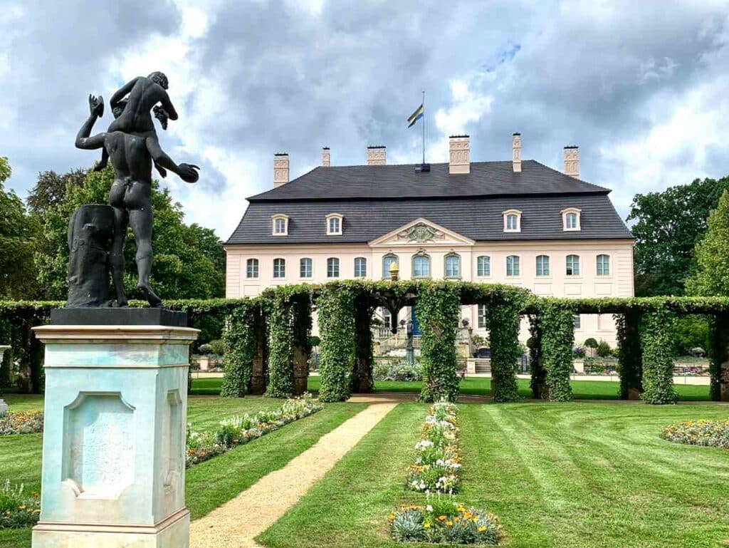 Außenansicht des Schloss Branitz im Branitzer Park – Cottbus Sehenswürdigkeiten