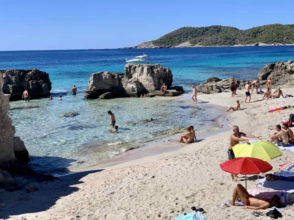 Bucht zwischen Playa de Ses Salines und Playa des Cavallet, Ibiza