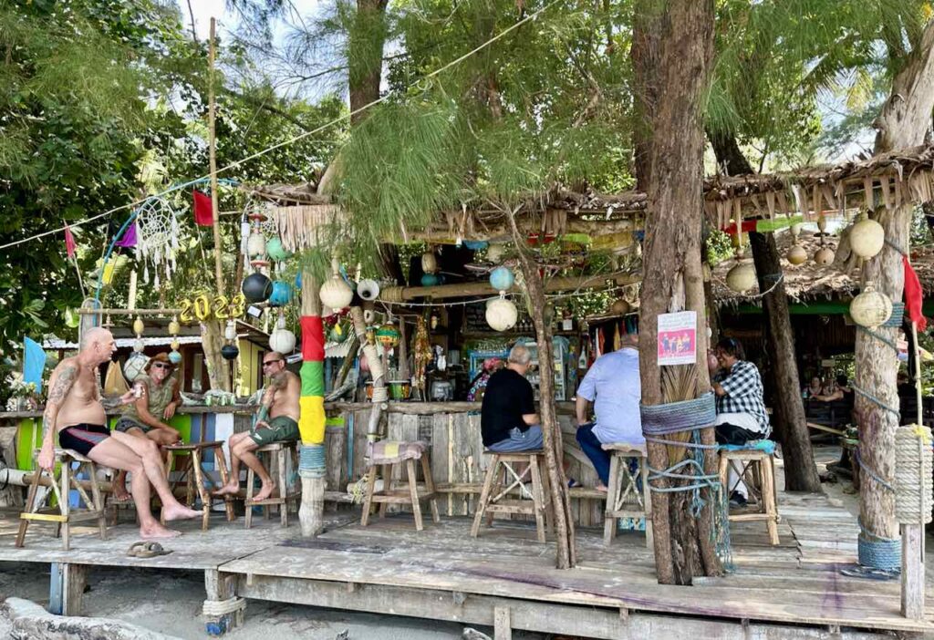 Koh Phayam, Beach Bar am Aow-Yai (Long Beach), Thailand © PetersTravel Peter Pohle