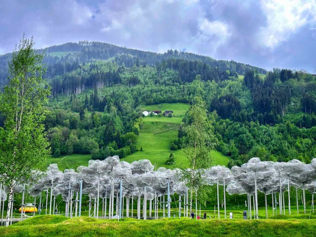 Kristallwolke im Park der Swarovski Kristallwelten, Silberregion Karwendel, Tirol