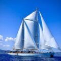 Segelyacht Rhea unter vollen Segeln in Griechenland © PetersTravel Peter Pohle