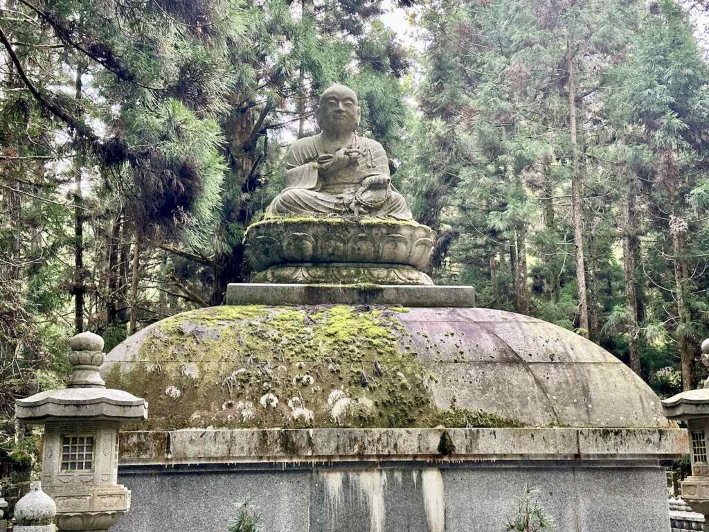 Okunoin-Friedhof in Koyasan, Japan