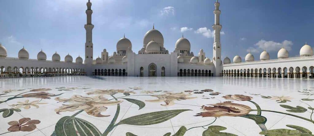 Abu Dhabi, Panoramafoto der Sheikh Zayed Moschee © PetersTravel Peter Pohle
