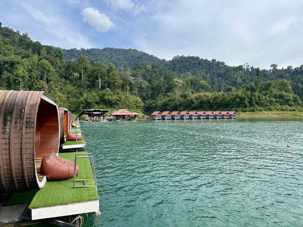 Floating Restaurant and Hotel Putawan Rafthouse im Khao Sok Nationalpark © PetersTravel Peter Pohle