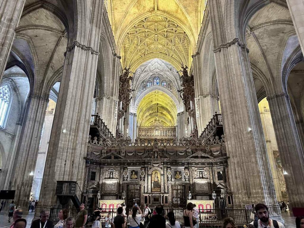 Innenraum der Kathedrale von Sevilla, Andalusien © PetersTravel Peter Pohle