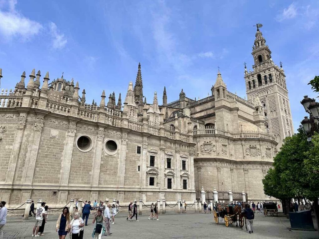 Kathedrale von Sevilla mit dem Glockenturm La Giralda, Spanien © PetersTravel Peter Pohle