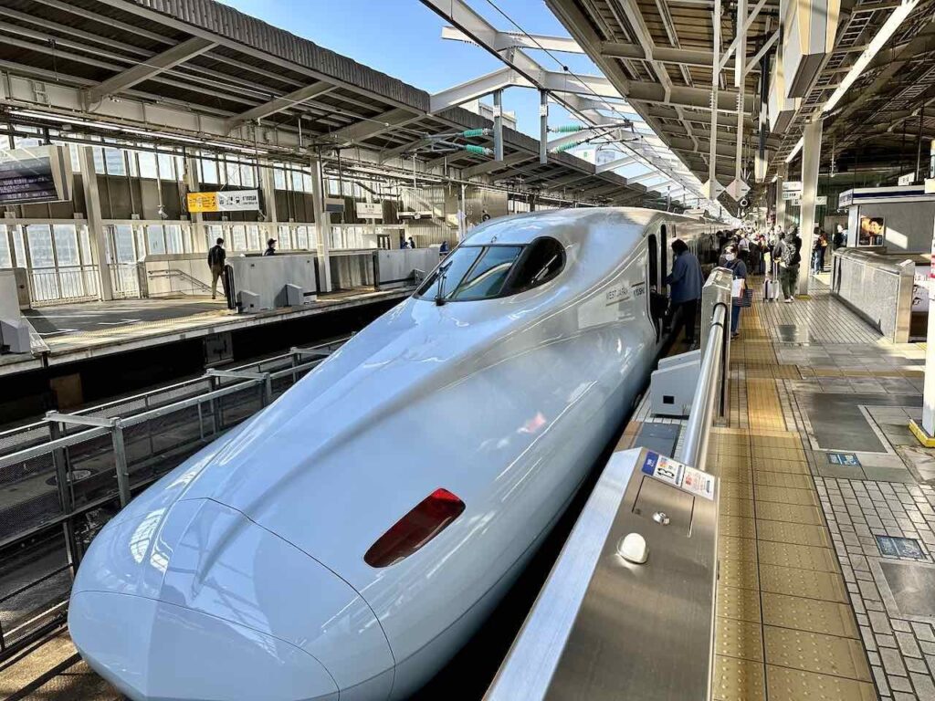 Unterwegs mit dem japanischen Shinkansen © PetersTravel Peter Pohle