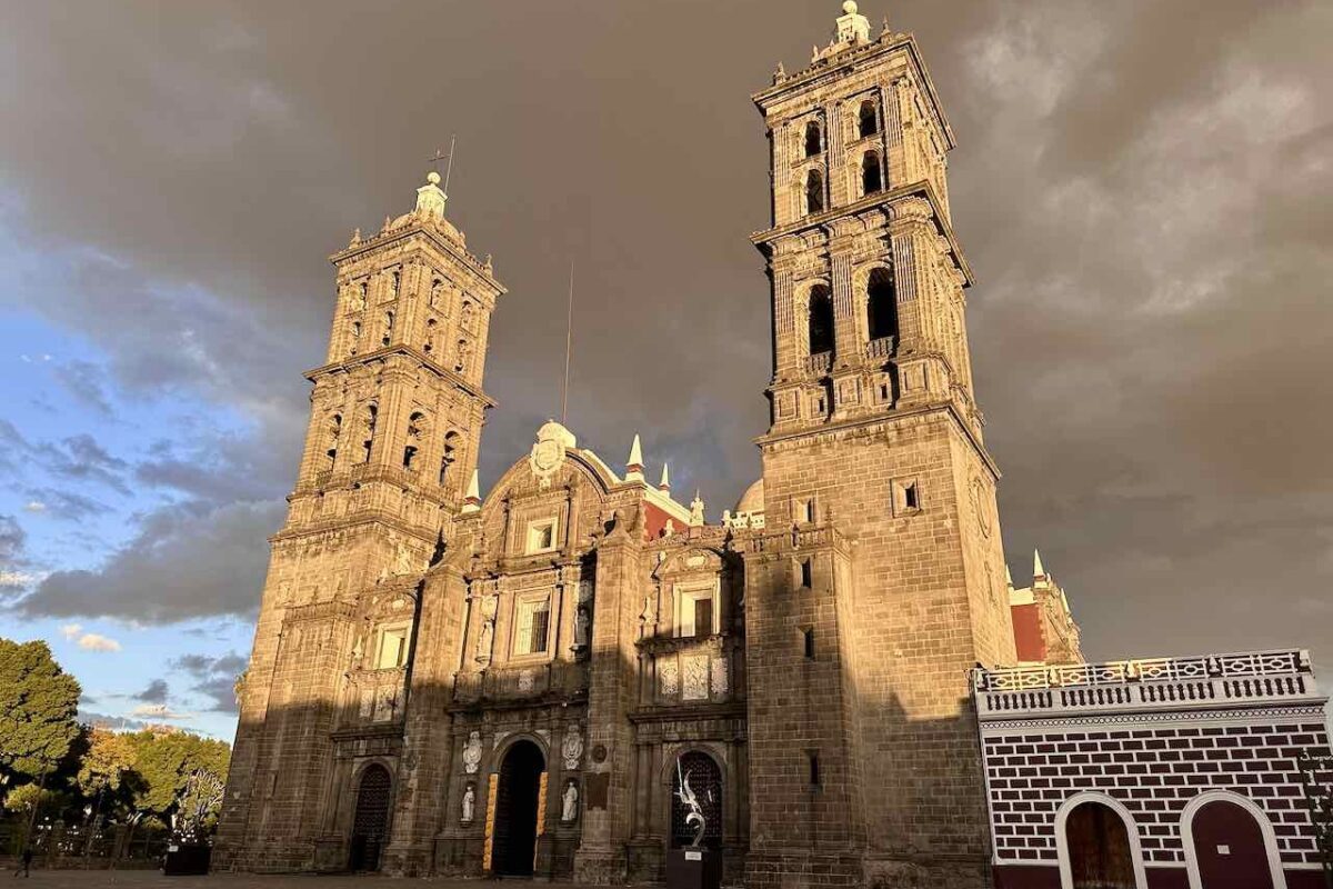 Kathedrale von Puebla am späten Nachmittag, Mexiko © PetersTavel Peter Pohle