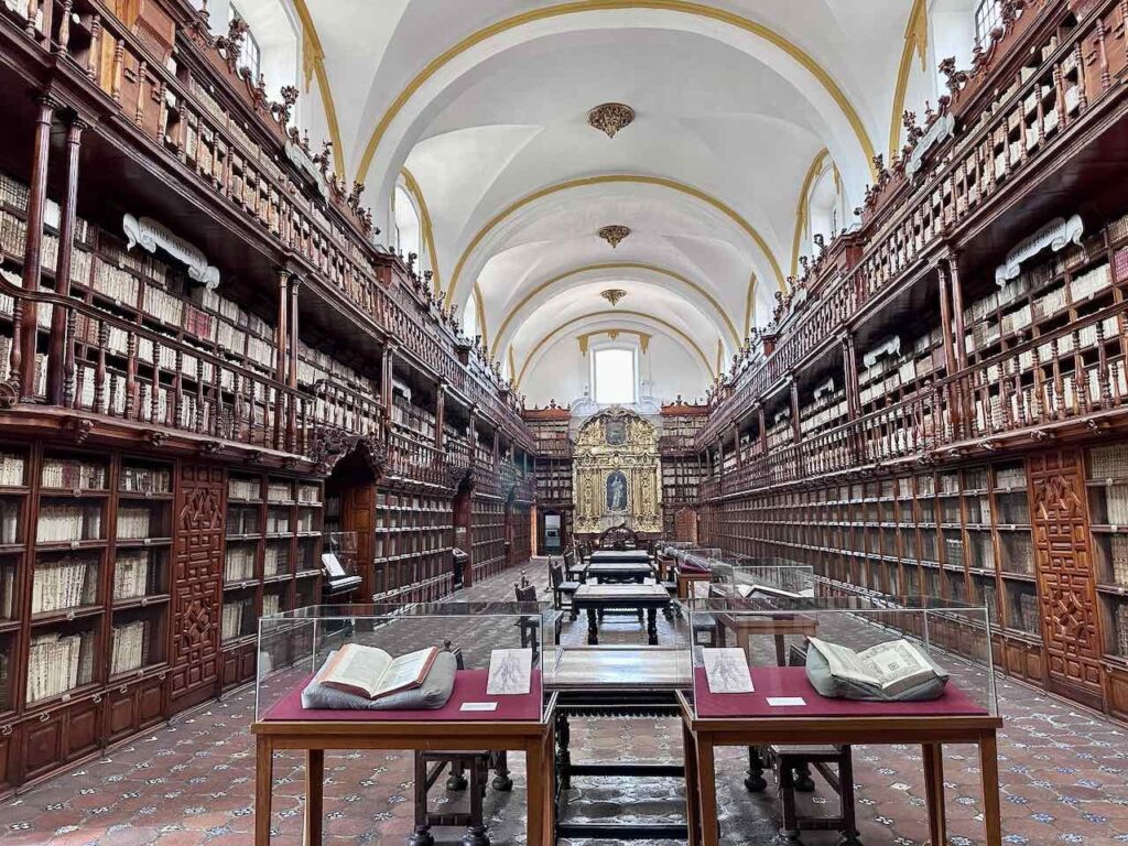 Puebla, Biblioteca Palafoxiana, Mexiko © PetersTavel Peter Pohle