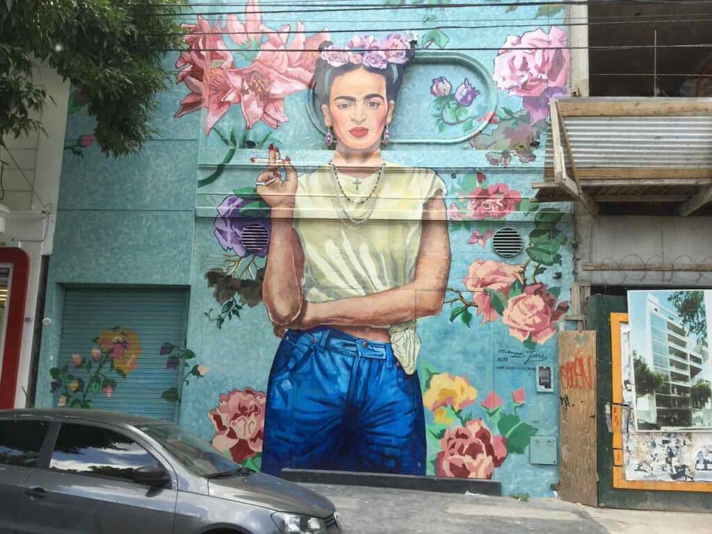 Buenos Aires, Streetart Frida Kahlo von Julián Campos Segovia, Jean Paul Jesses and Juan Carlos Campos an der Dorrego/Cabrera, Entstehungszeit: 3 Wochen, © PetersTravel.de, iPod-Foto