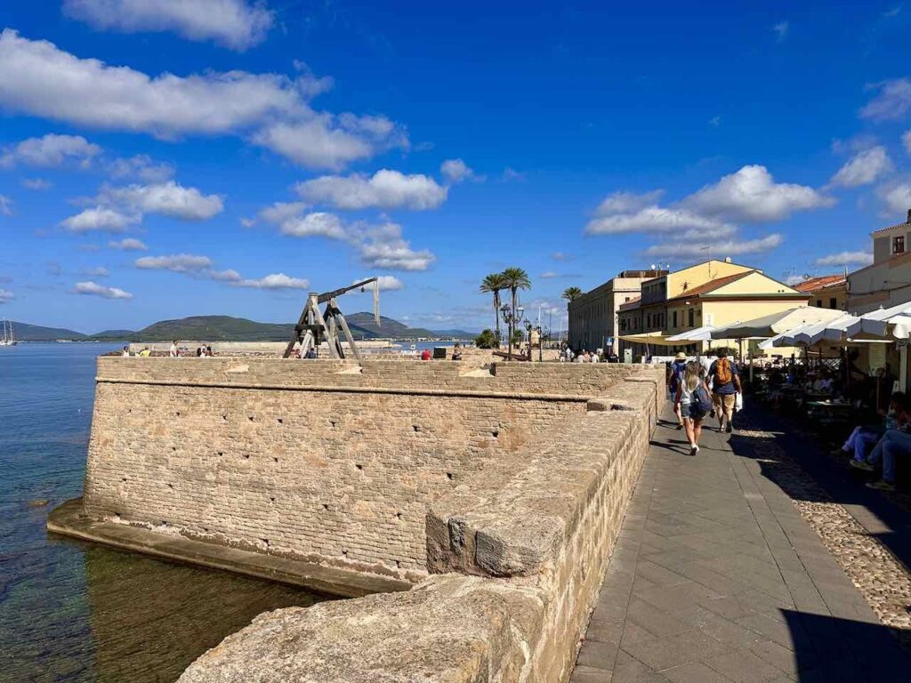 Stadtmauer von Alghero, Sardinien © Peter Pohle PetersTravel