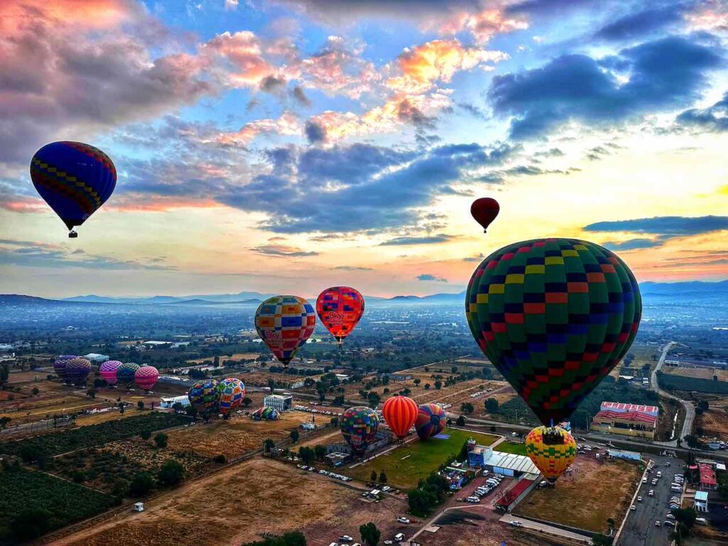 Ballonfahrt Teotihuacan, Mexiko © PetersTravel Peter Pohle