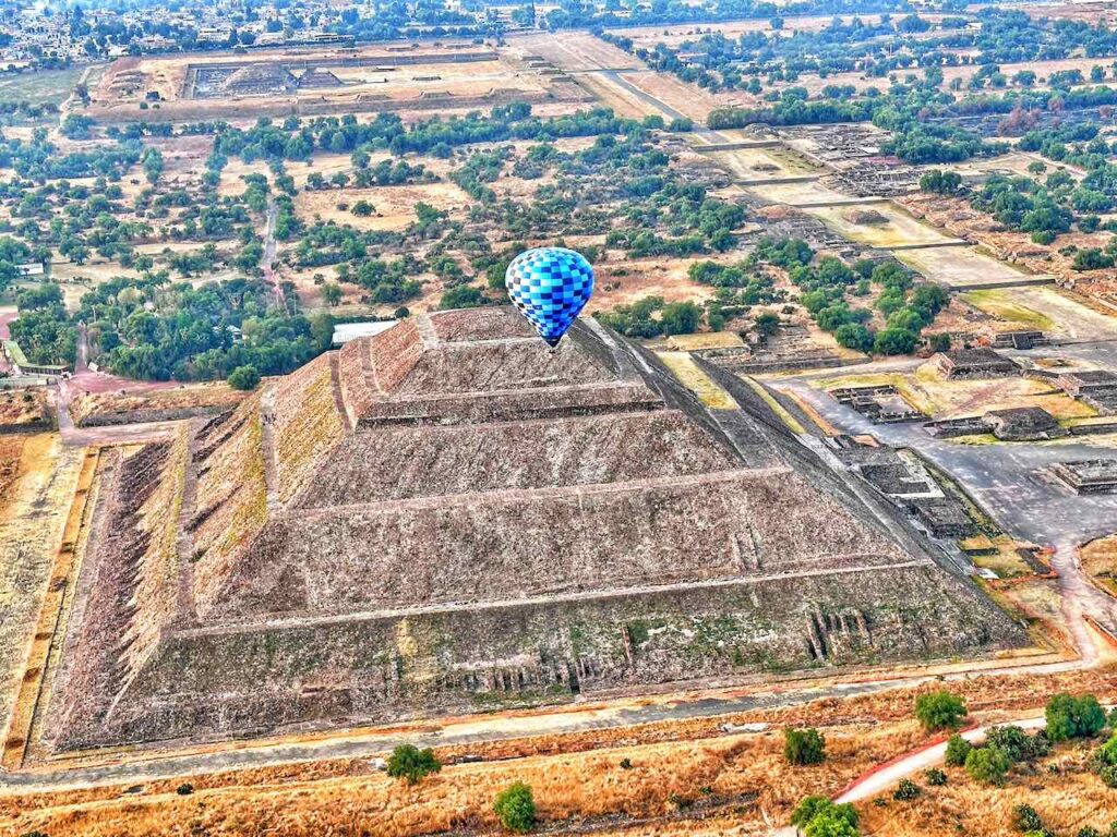 Ballonfahrt Teotihuacan, Mexiko © PetersTravel Peter Pohle