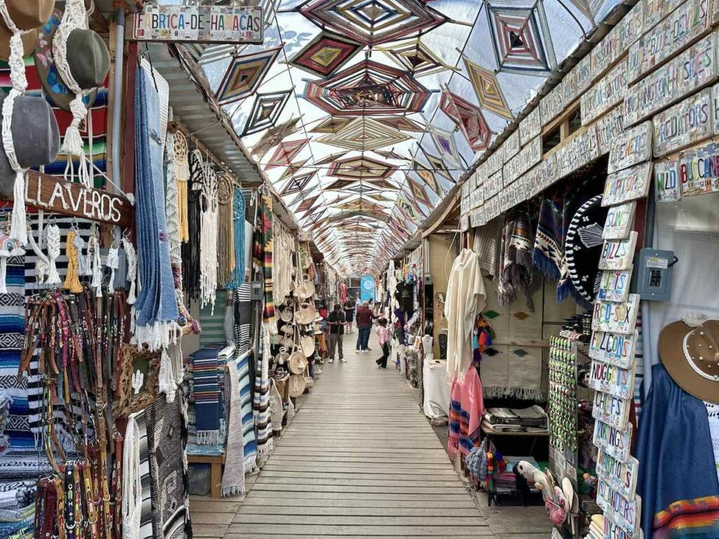 Bazaar Besame Mucho, Todos Santos, Baja California © PetersTavel Peter Pohle