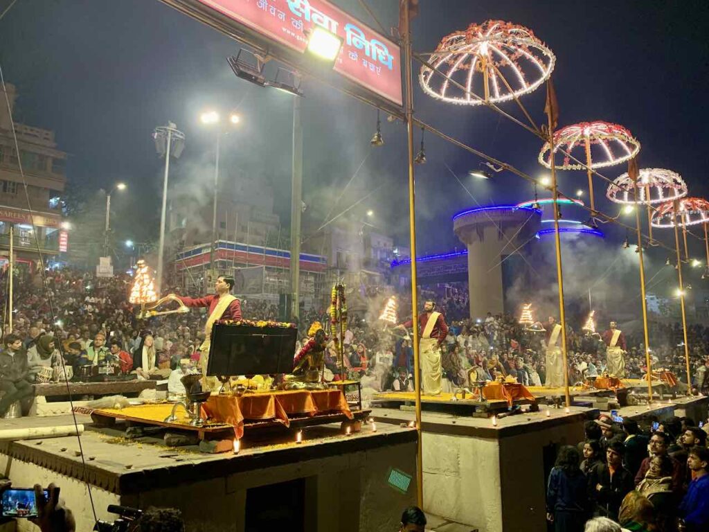Ganga Aarti Zeremonie in Varanasi © Peters Travel Peter Pohle