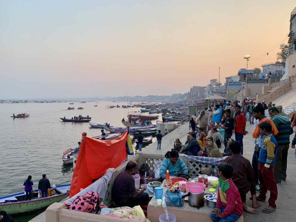Promenade  in Varanasi © Peters Travel Peter Pohle